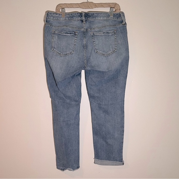 TORRID DISTRESSED BOYFRIEND JEANS. MEDIUM WASH SIZE 12 - Picture 2 of 7